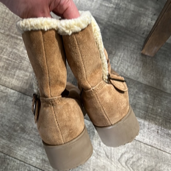 Sonoma Womens size 10 wedge booties suede with sheep skin lining - Picture 3 of 5